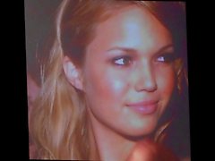 Mandy Moore (Video 10)