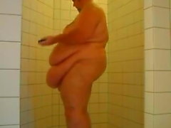 Gordito en la ducha 2