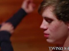 Gay twinks Jayden Ellis and Kain Lanning anal fuck hardcore