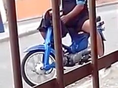 Str8 daddy jerking in motorbike on the street