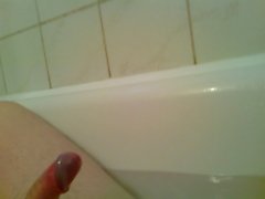 Jerking off my little dick in the bathtub :)